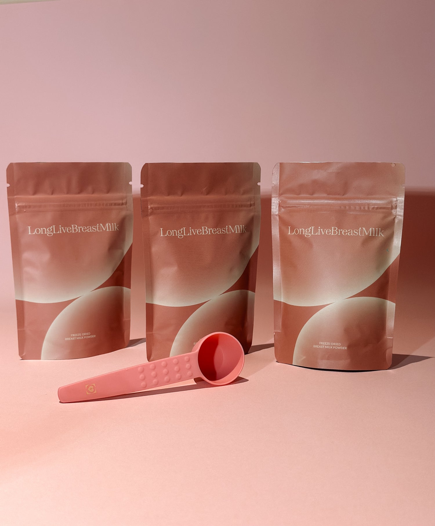 Freeze-dried breast milk in resealable sachet